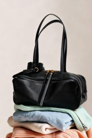 Product image 6 of Commuting Genuine Leather Large Capacity Woven Tote Bag New Arrival for wholesale handbag buyers