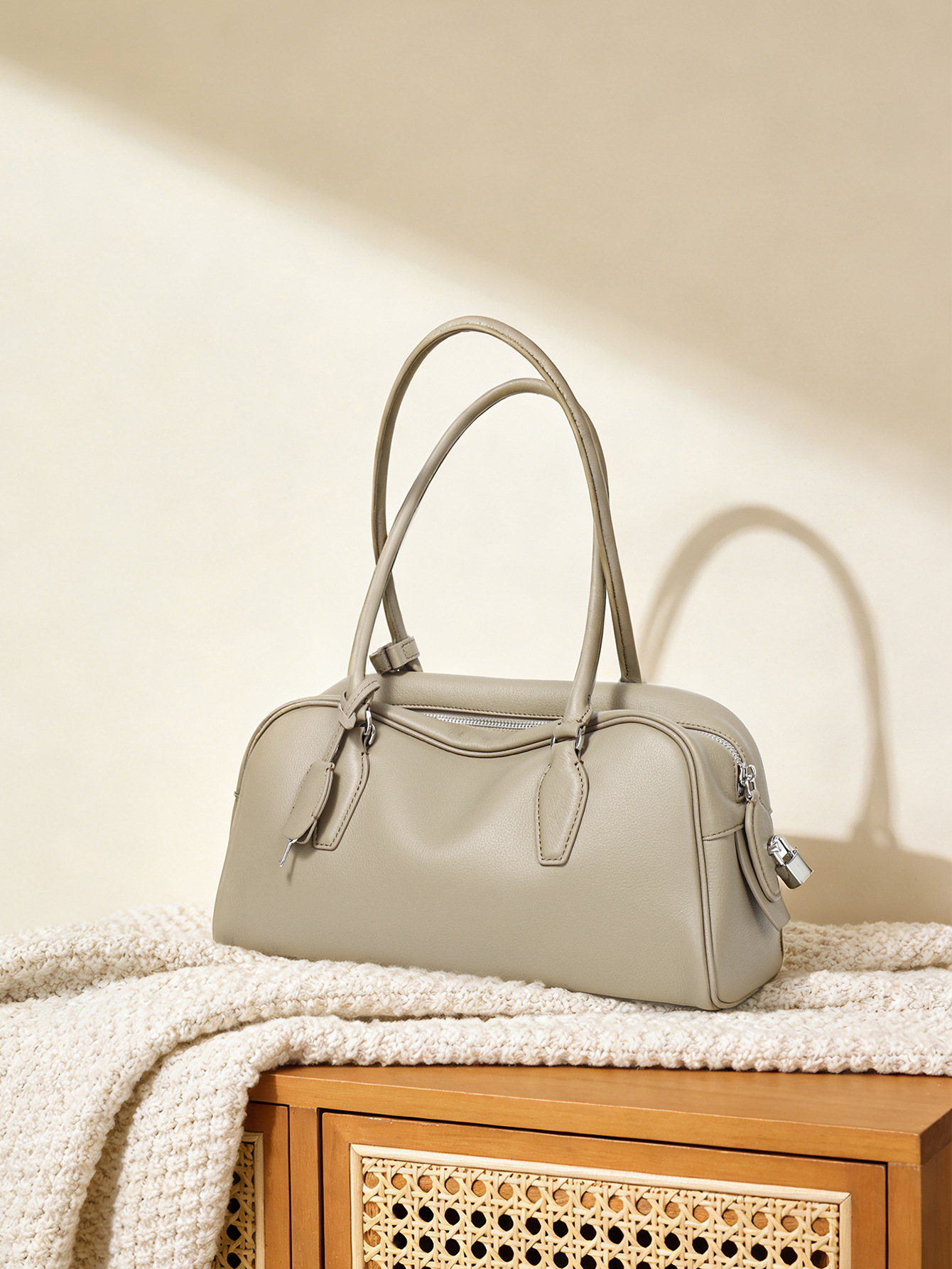 Product image 2 of Handbag Genuine Leather Crossbody Bag New Arrival for wholesale handbag buyers