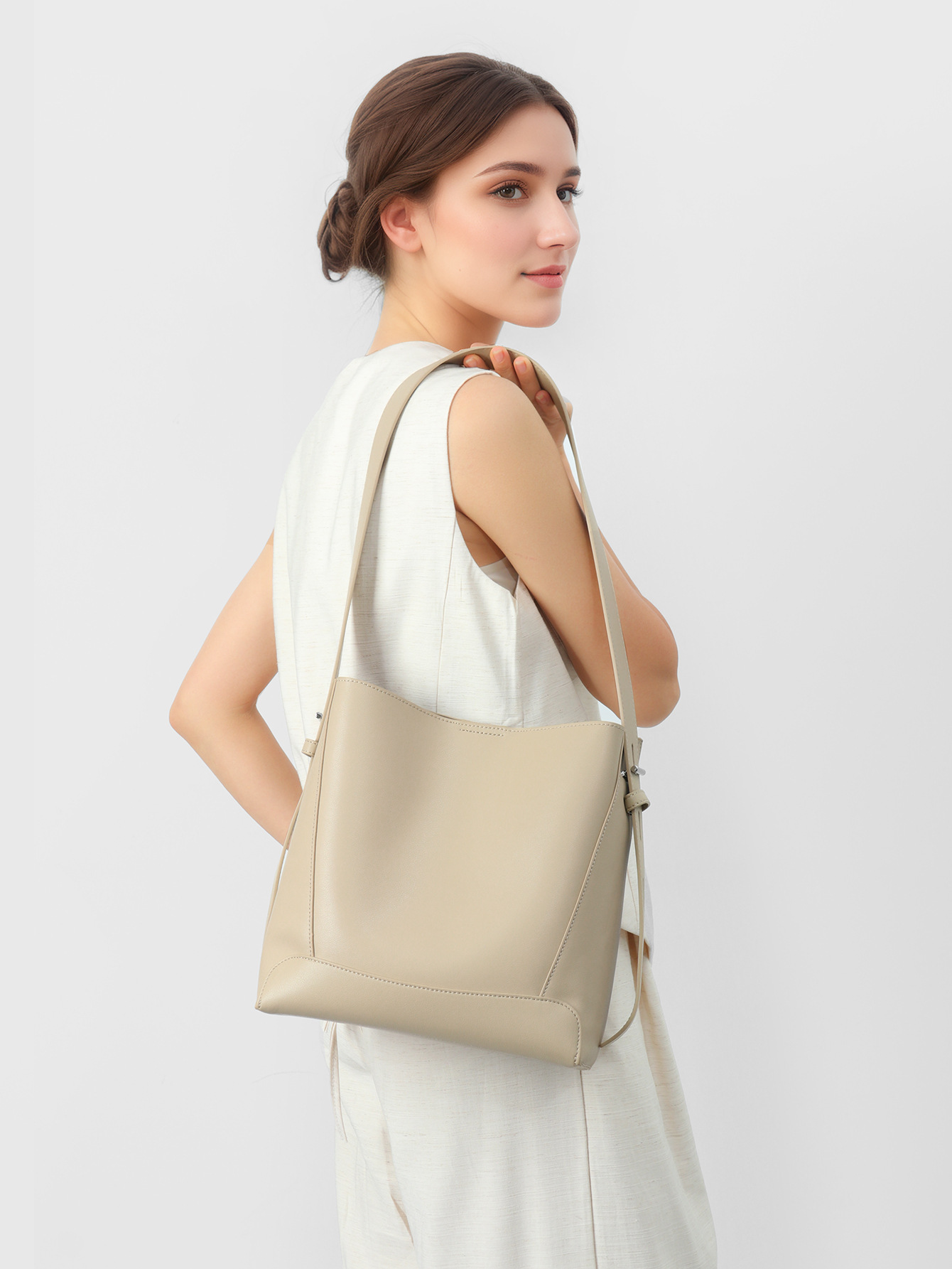 Product image 5 of Shoulder Bag Commuting Versatile Genuine Leather Women’s Bag Crossbody Bag for wholesale handbag buyers